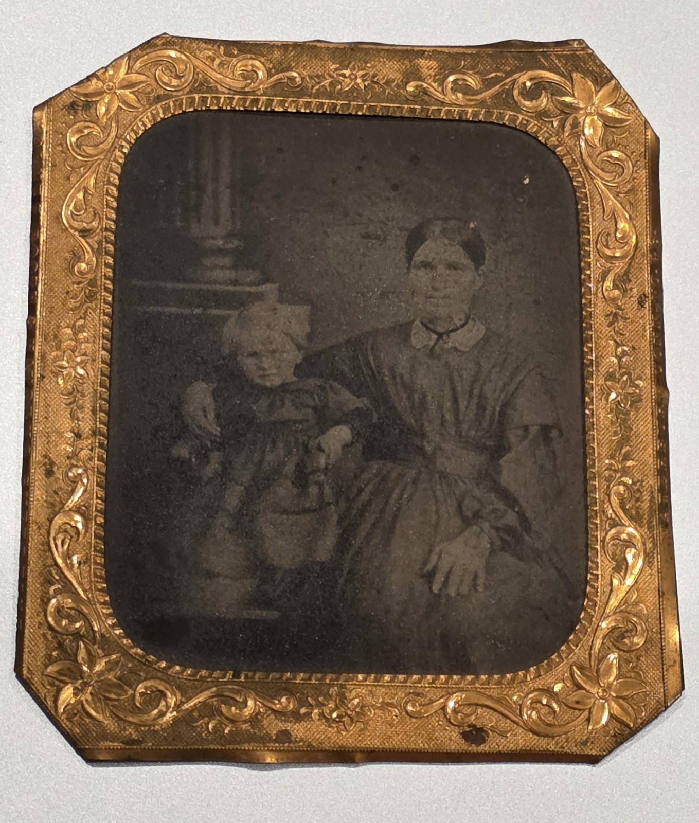 Antique 1850\'s Daugerrotype Mother and Child 1/6 sixth  plate brass preserver