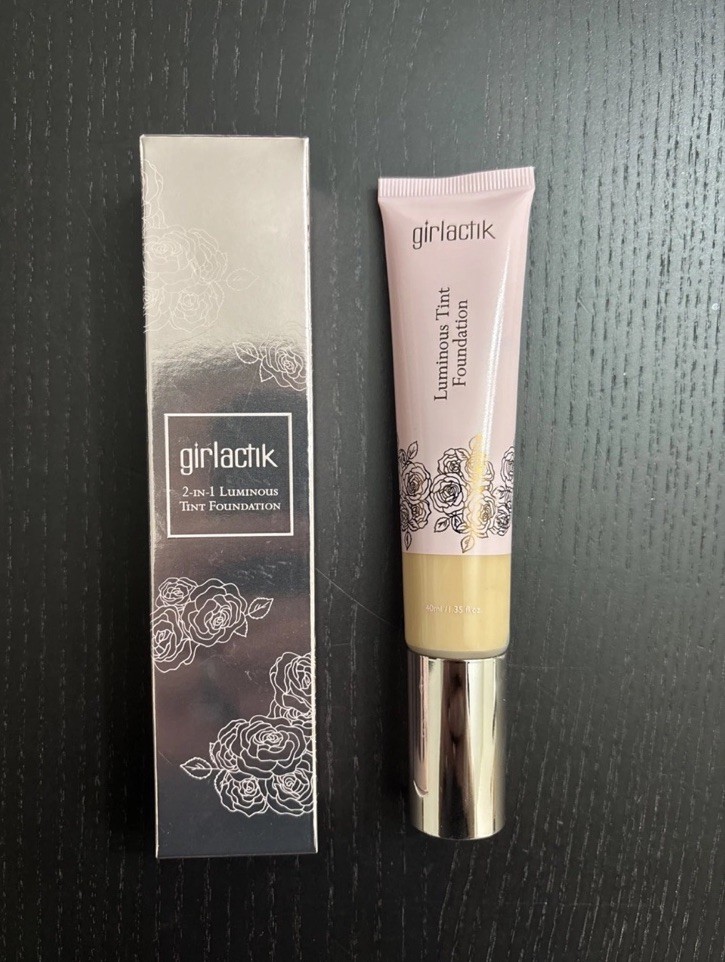 GIRLACTIK 2-in-1 Luminous Tint Foundation F2 LIGHT 1.35 Fl Oz / 40 mL NIB A3