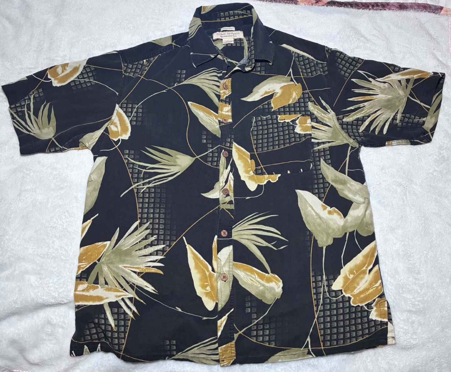Island Republic Silknosic Men\'s Large Hawaiian Tropical Button Up Shirt Silk