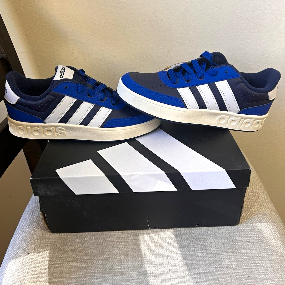 adidas Breakbase J Youth Size 5 / Women’s 6 Blue Navy White Sneakers JQ3062 NWB