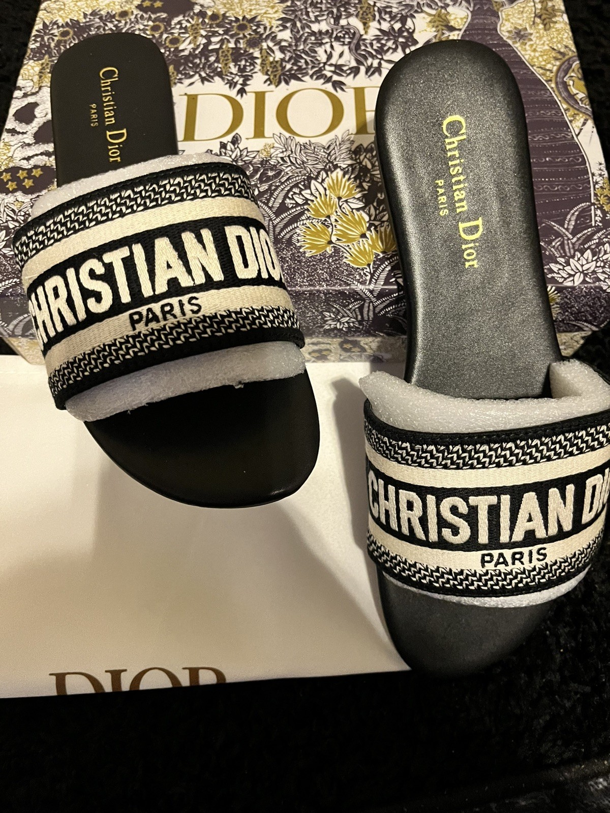 Christian Dior Dway Slides Size EU39 & EU 38 Black and White Embroidered Cotton Christian Dior Dway Slides Size EU39 & EU 38 Black and White Embroidered Cotton