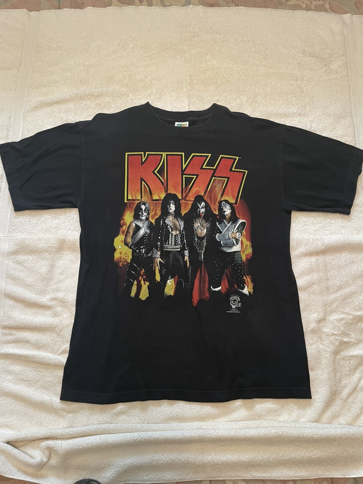 KISS VINTAGE CONCERT SHIRT RARE 96/97 LARGE + TICKET STUB EX KISS VINTAGE CONCERT SHIRT RARE 96/97 LARGE + TICKET STUB EX