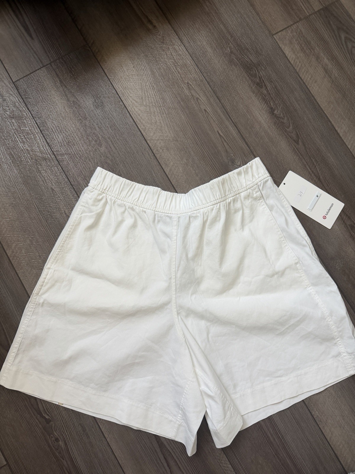 Lululemon Men’s HR Relaxed White Short 7”Inseam Size Large