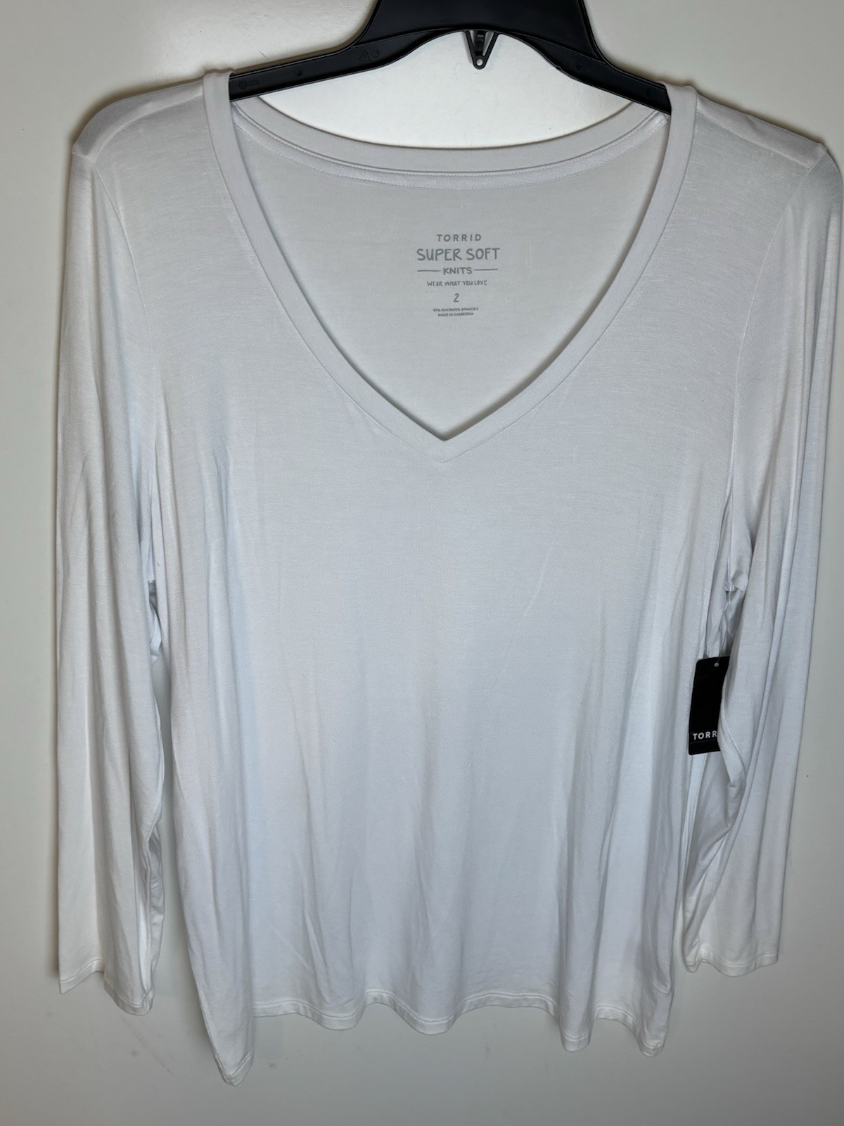 Torrid Super Soft V Neck Long Sleeve Top White Size 2 (2X) NWT