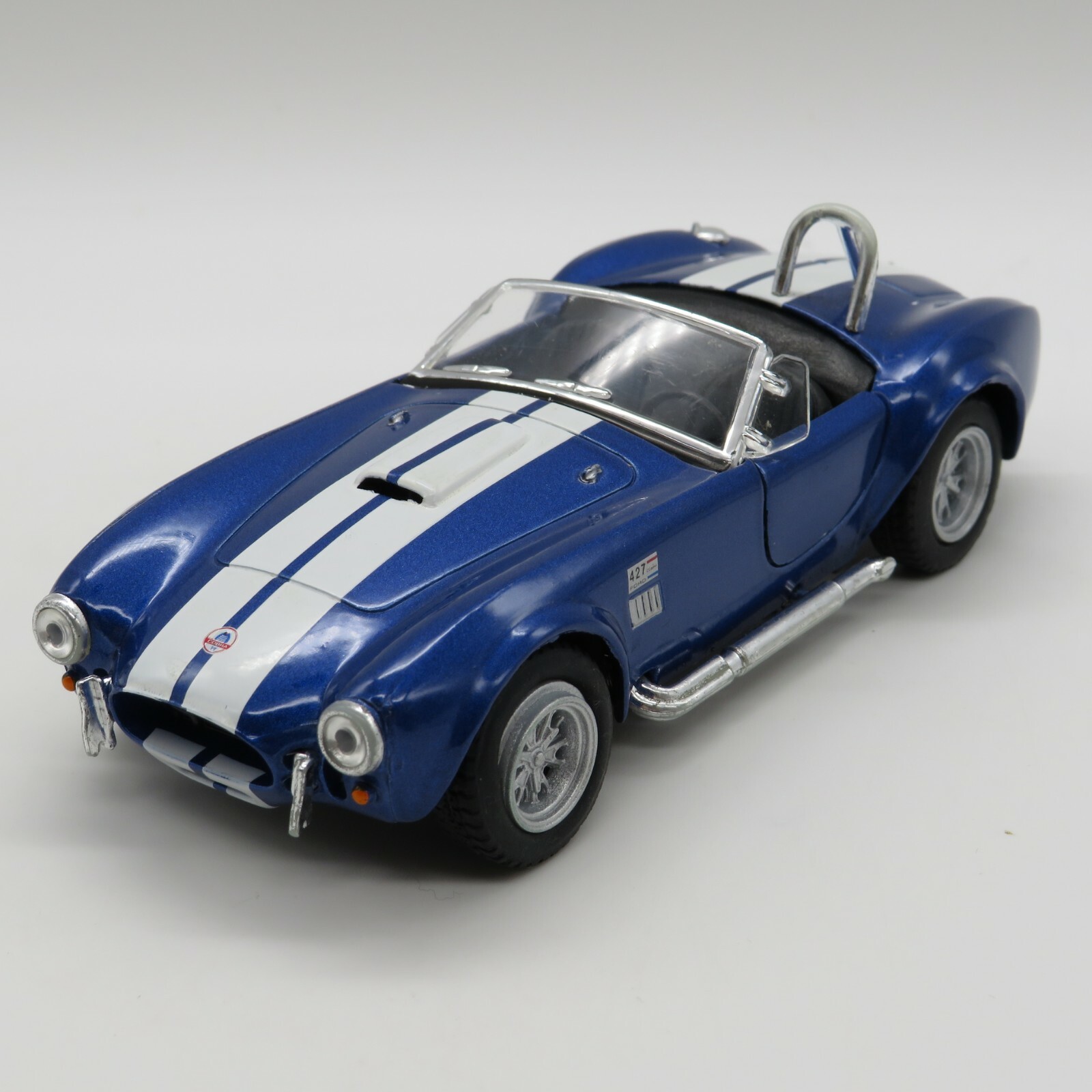 Kintoy Diecast 1965 Blue Shelby Cobra 427 S/C 1:32  Mfg. 2020 