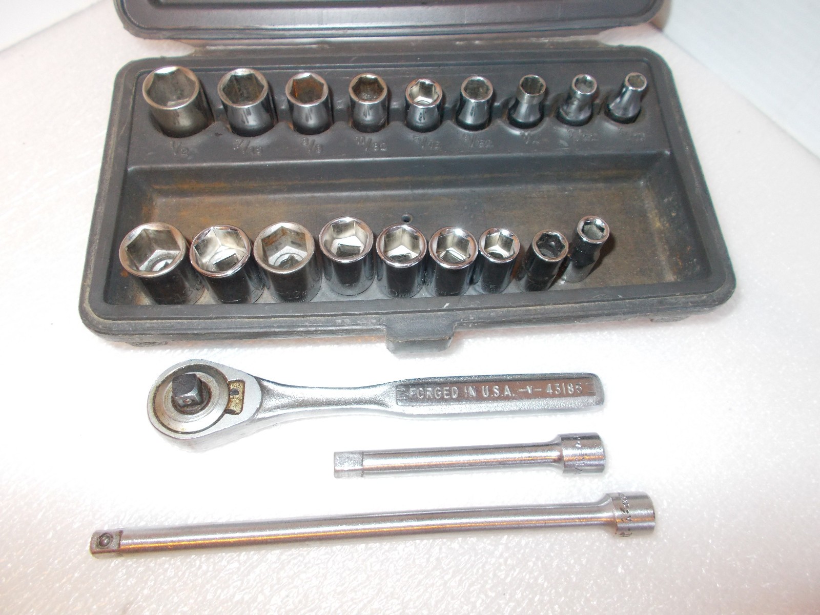 VTG. Craftsman 1/4” Dr. Socket Set SAE & Metric with Extensions & Hard Case =V=