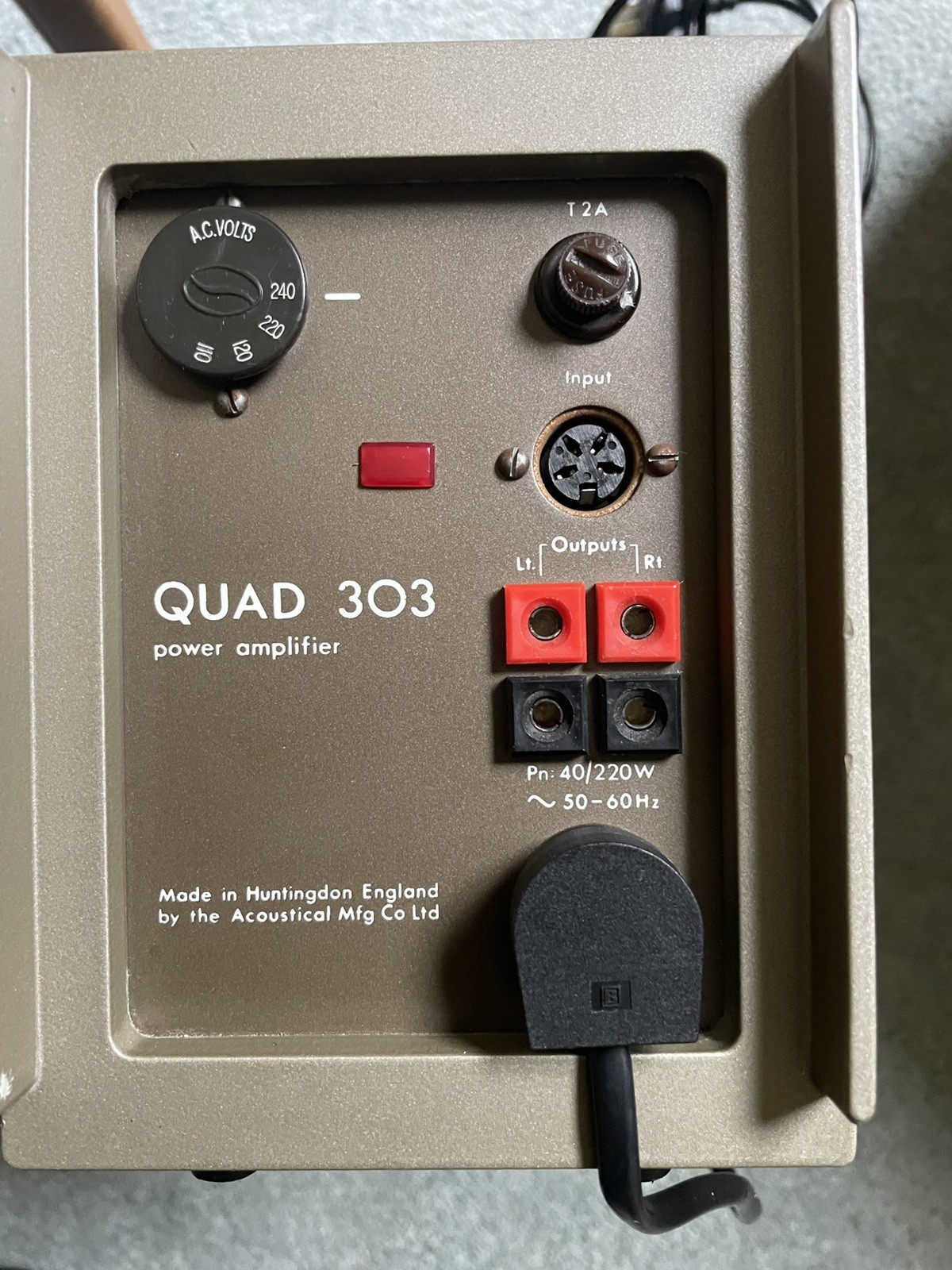 Quad 303 Stereo Power Amplifier Vintage British HiFi one channel down Quad 303 Stereo Power Amplifier Vintage British HiFi one channel down