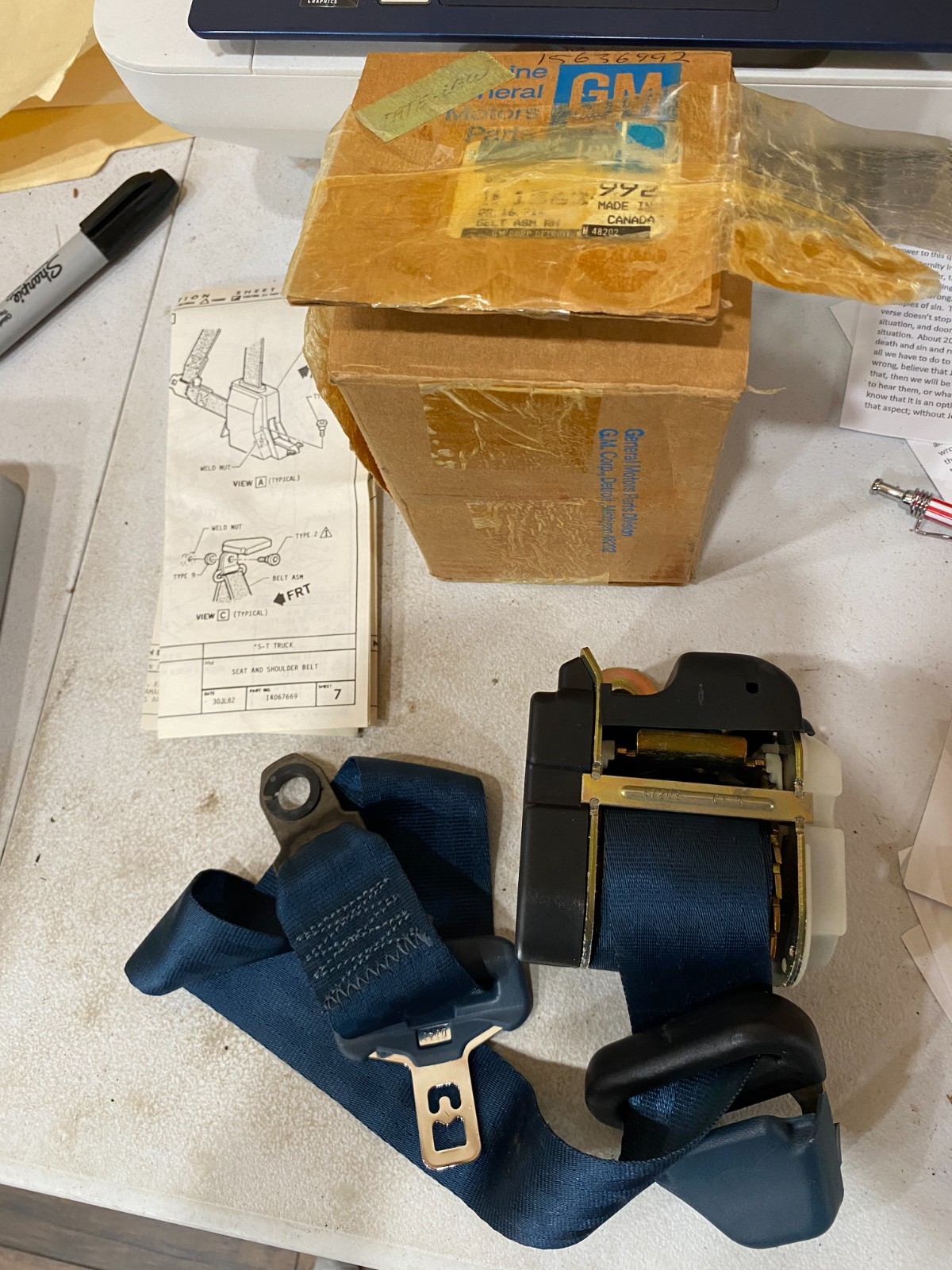 (1) NOS 1991-1994 GMC S15 Chevy S10 4 door Passenger Rear Seat Belt Assembly
