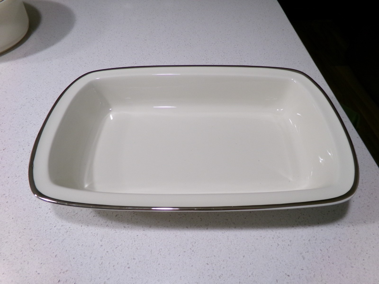LENOX SOLITAIRE RECTANGULAR BAKER