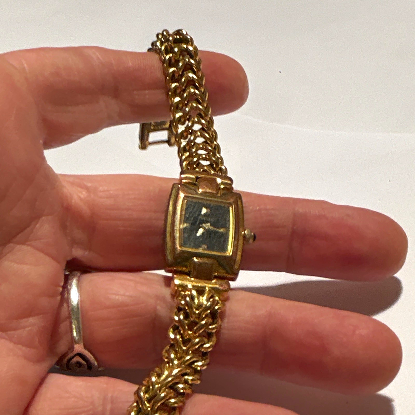Vintage Pulsar Wristwatch Gold Tone Metal Bracelet 