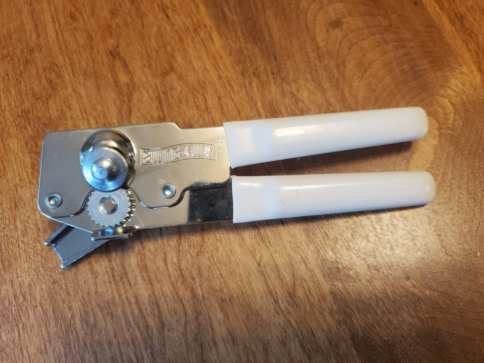 Vintage Swing-A-Way Swing Away Manual Hand Held Can Opener tested & clean Vintage Swing-A-Way Swing Away Manual Hand Held Can Opener tested & clean
