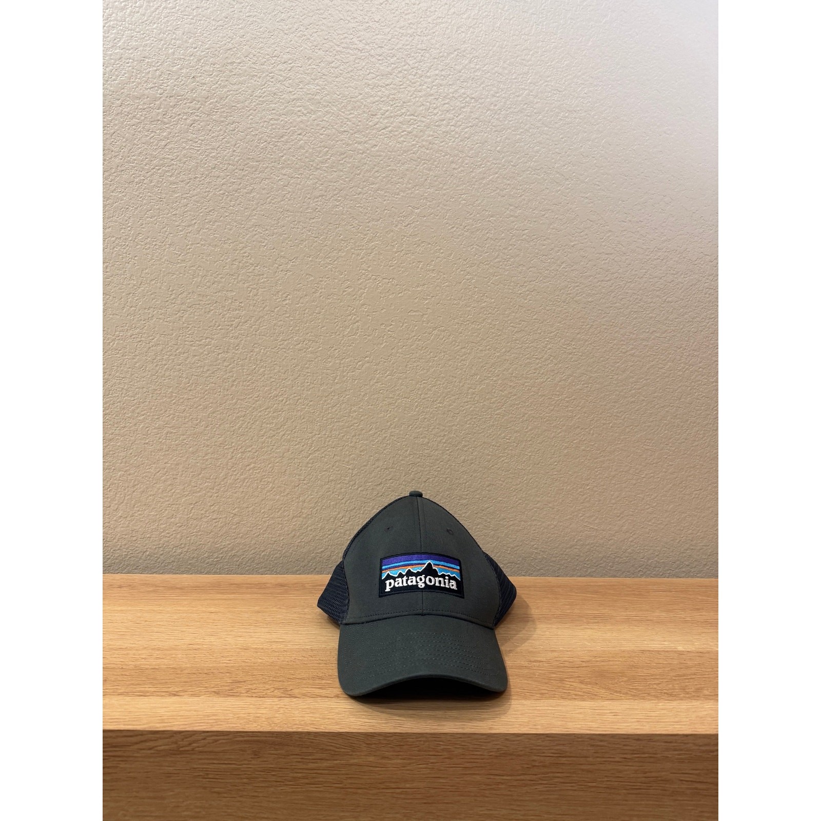 Patagonia P-6 Logo LoPro Trucker Hat Black Snapback Mesh Cap