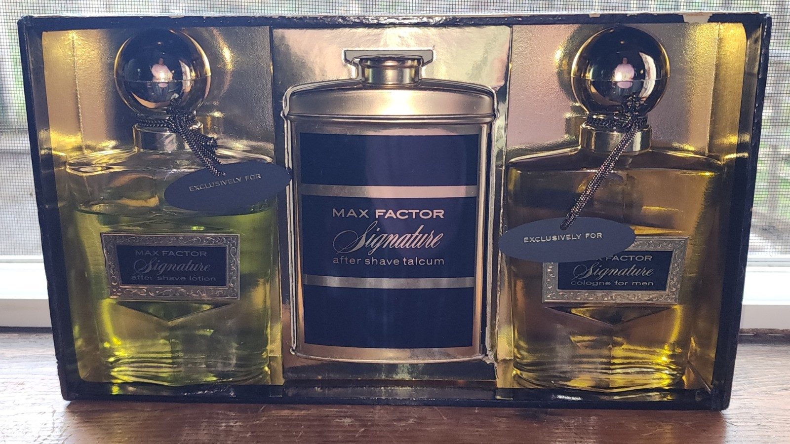 Max Factor Signature 3 Piece Vintage Cologne Talc & Aftershave Large Bottles Max Factor Signature 3 Piece Vintage Cologne Talc & Aftershave Large Bottles