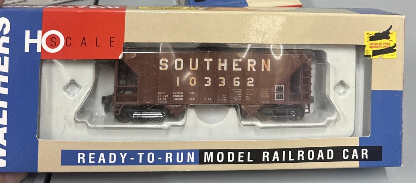 Walthers RTR HO #932-7405 Greenville 100 Ton Twin Hopper Weathered Southern Walthers RTR HO #932-7405 Greenville 100 Ton Twin Hopper Weathered Southern