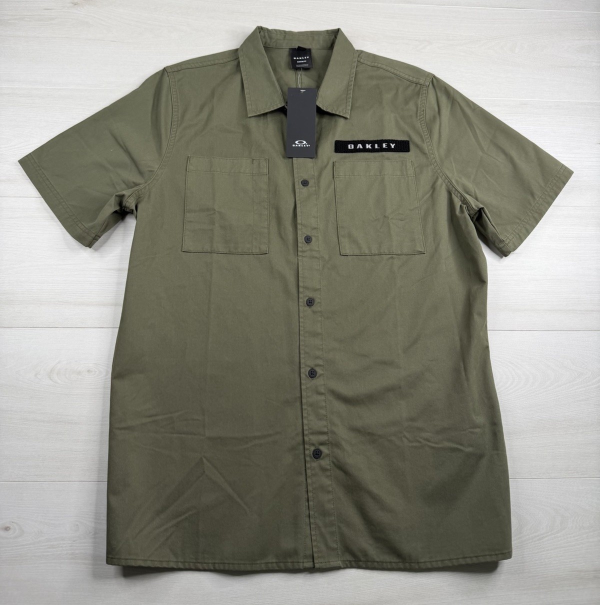 Oakley Icon Shirt Short Sleeve Army Green Custom Fit Button Up Military M NWT Oakley Icon Shirt Short Sleeve Army Green Custom Fit Button Up Military M NWT