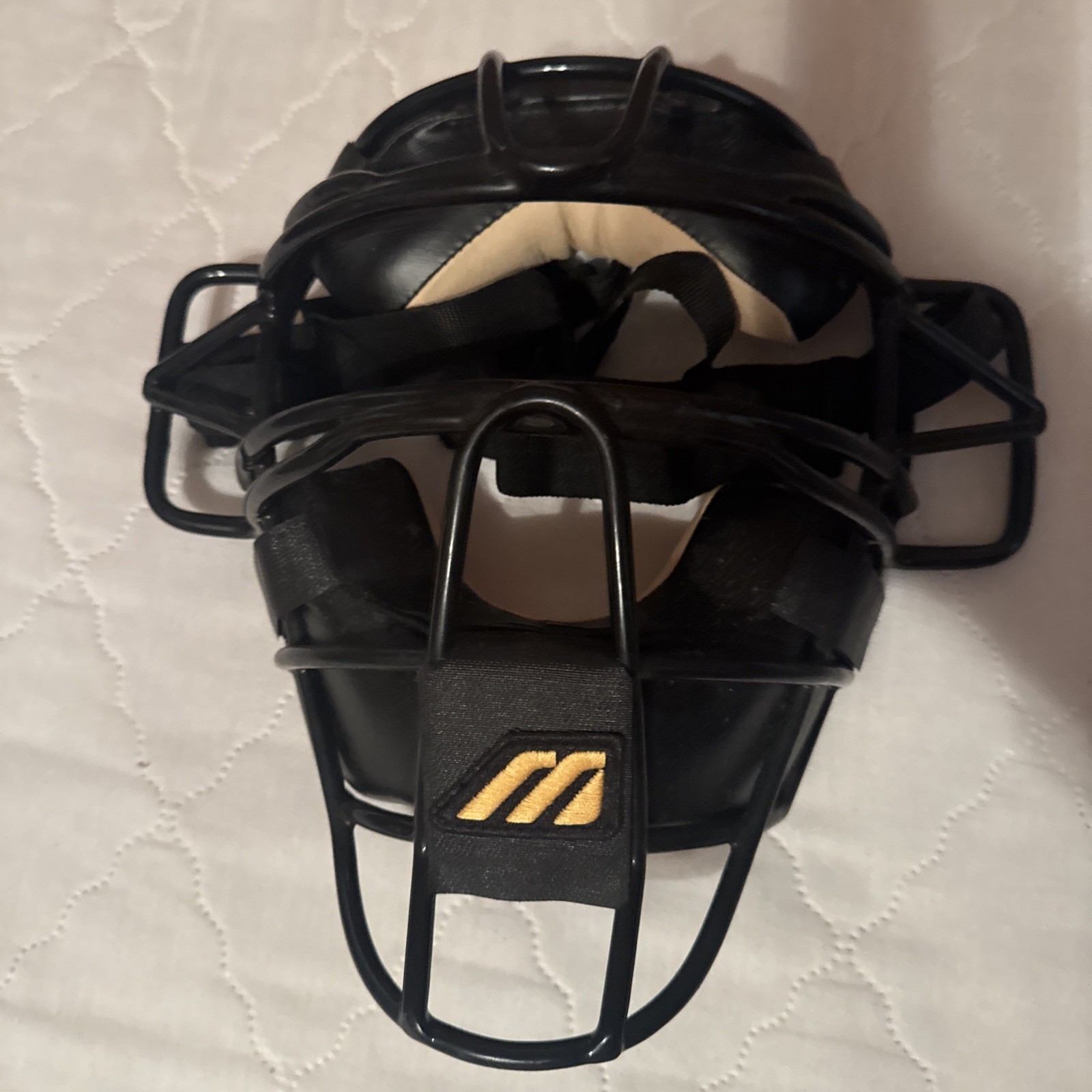Mizuno Baseball/Softball Catcher’s Facemask Adult Size Black Mizuno Baseball/Softball Catcher’s Facemask Adult Size Black