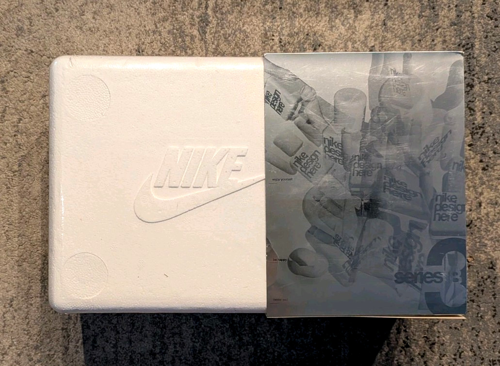 New Medicom Nike Design X Kubrick Figure Set Sealed in Styrofoam 