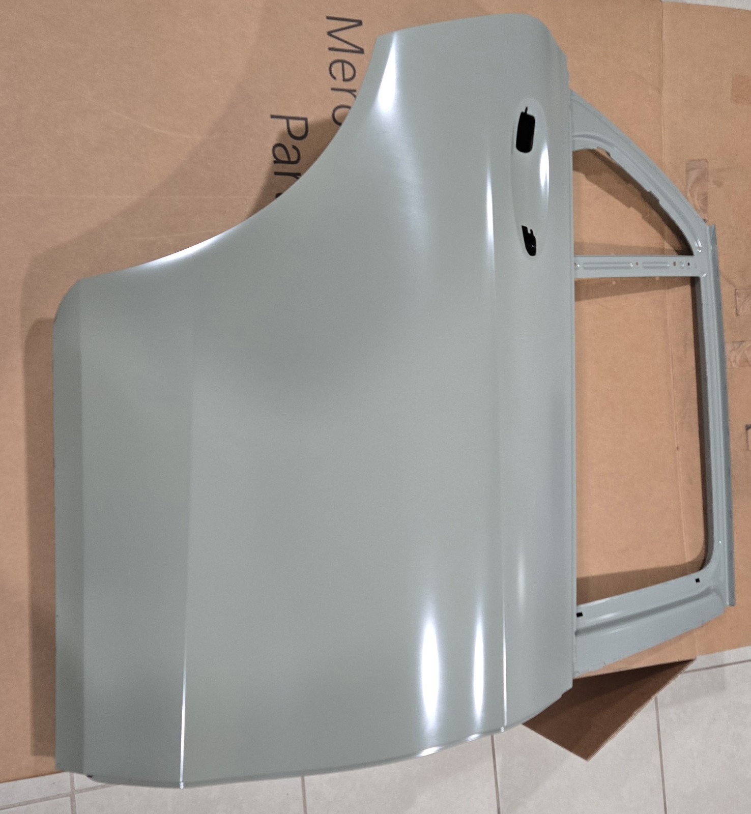 NEW Genuine Mercedes-Benz Right Rear Door Shell A 253-730-74-04 NEW Genuine Mercedes-Benz Right Rear Door Shell A 253-730-74-04