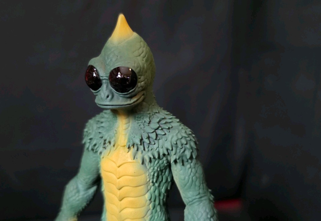 Custom Hand-Painted 178mm/7 inch large Sleestak Figure. Land of the Lost TV show