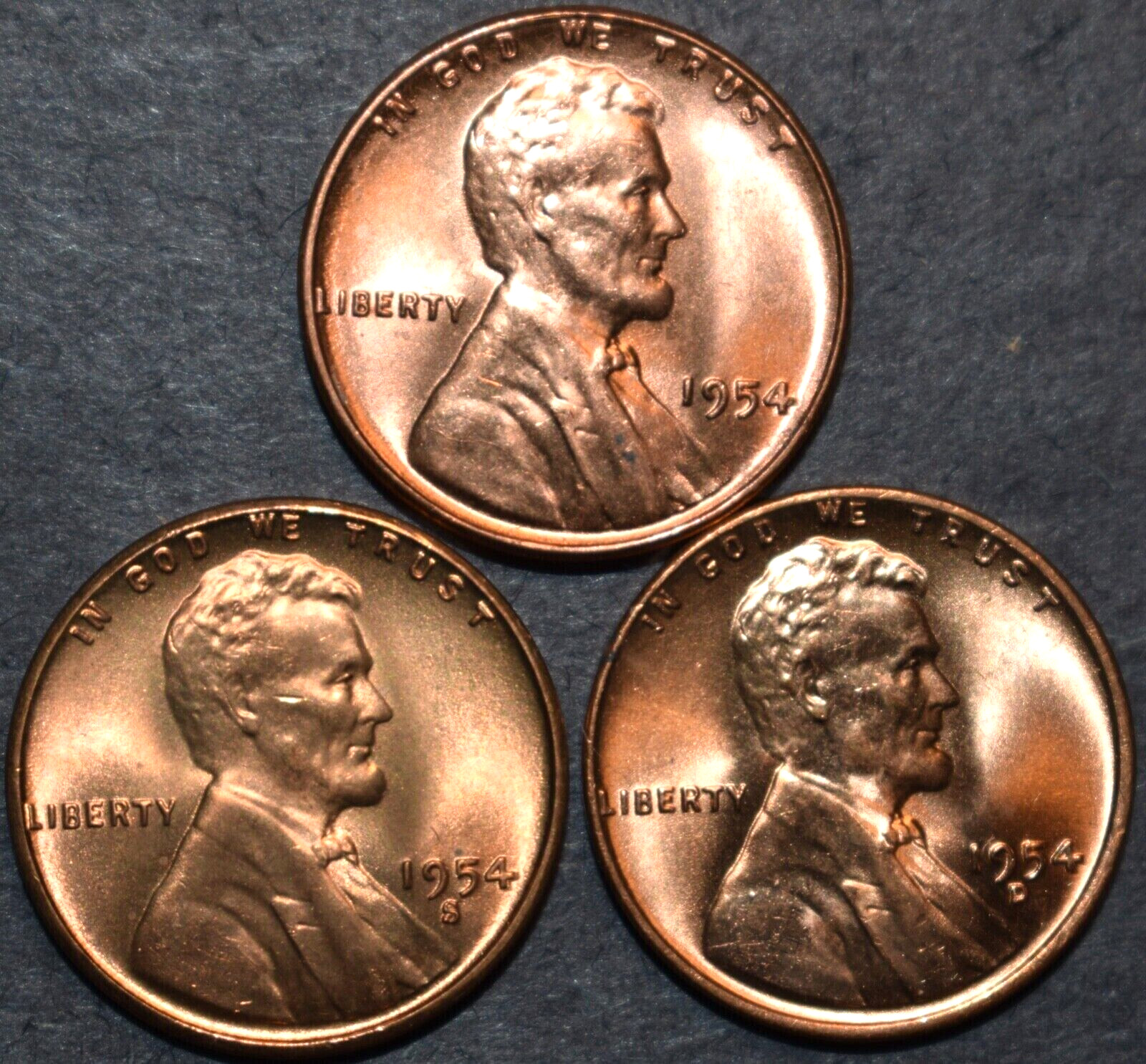 1954 P D S UNCIRCULATED LINCOLN CENTS (3 COINS) 1954 P D S UNCIRCULATED LINCOLN CENTS (3 COINS)