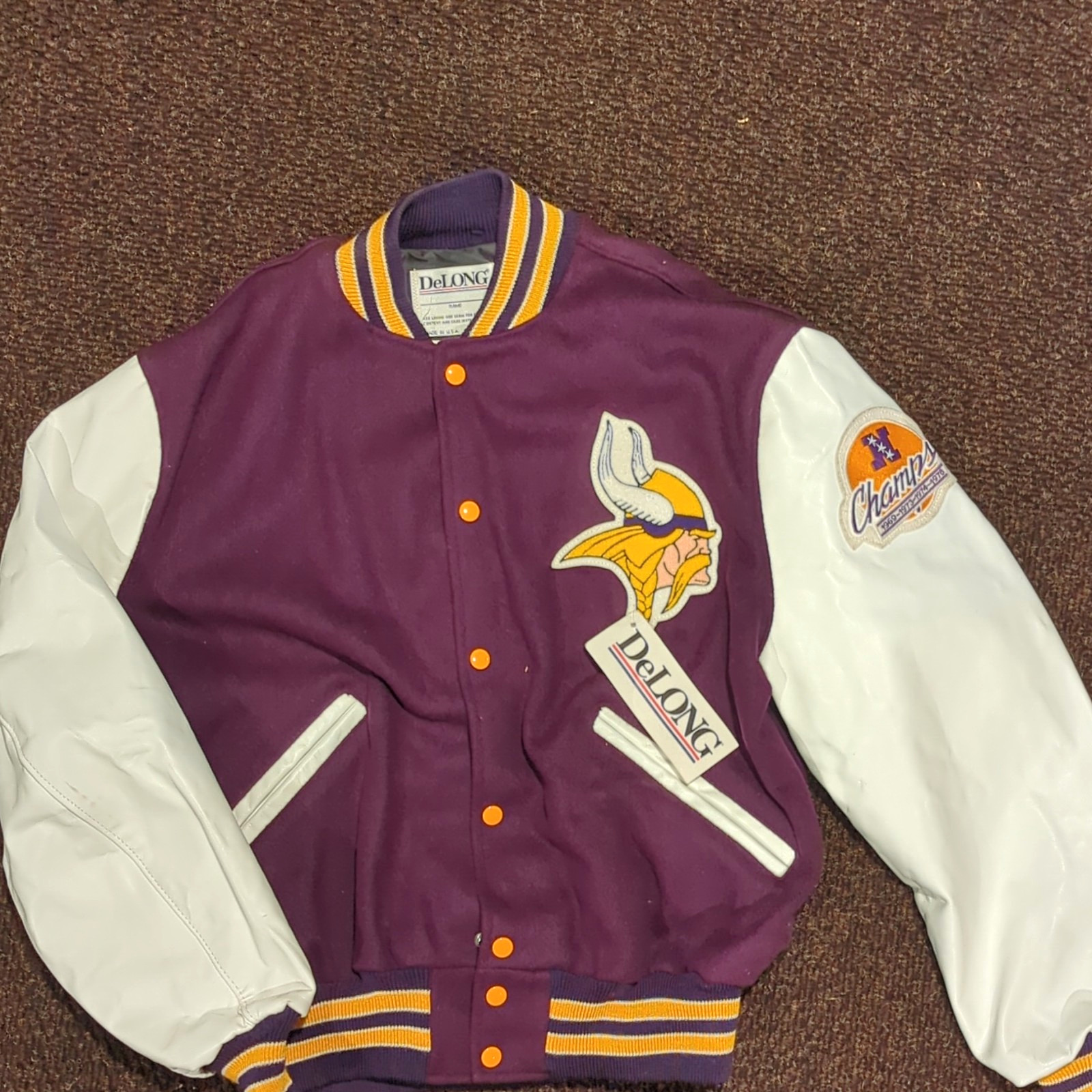DeLONG MN Vikings NFL Varsity Jacket Purple/White/Gold Size 44 NWT 80s VTG DeLONG MN Vikings NFL Varsity Jacket Purple/White/Gold Size 44 NWT 80s VTG