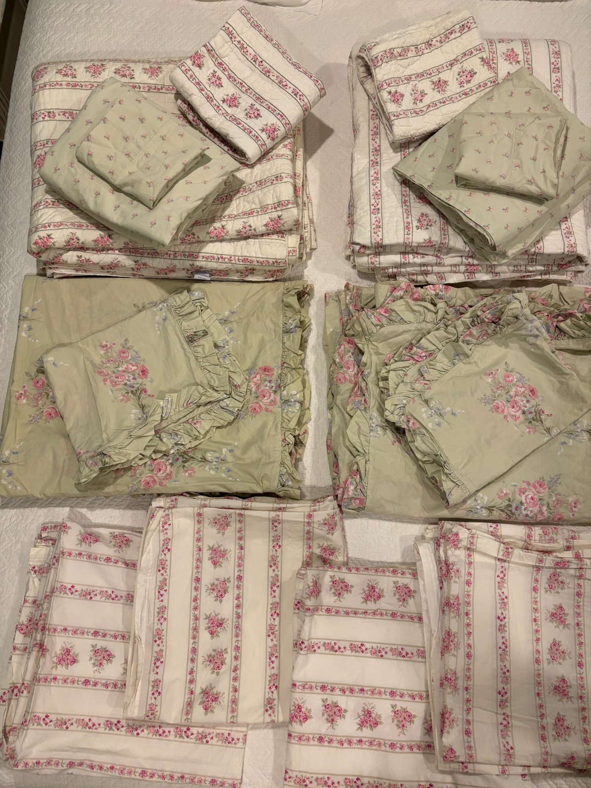 Simply Shabby Chic, 2 Twin Complete Bedding sets. +shades Simply Shabby Chic, 2 Twin Complete Bedding sets. +shades
