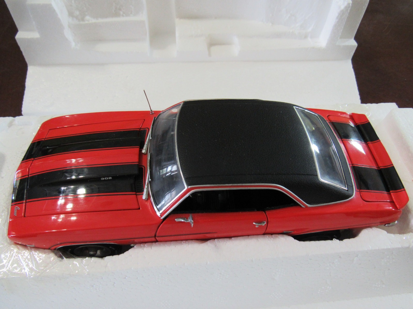 FRANKLIN MINT 1/24 ORANGE/BLACK 1969 CHEVROLET CAMARO Z/28 - NIB W/PAPERS