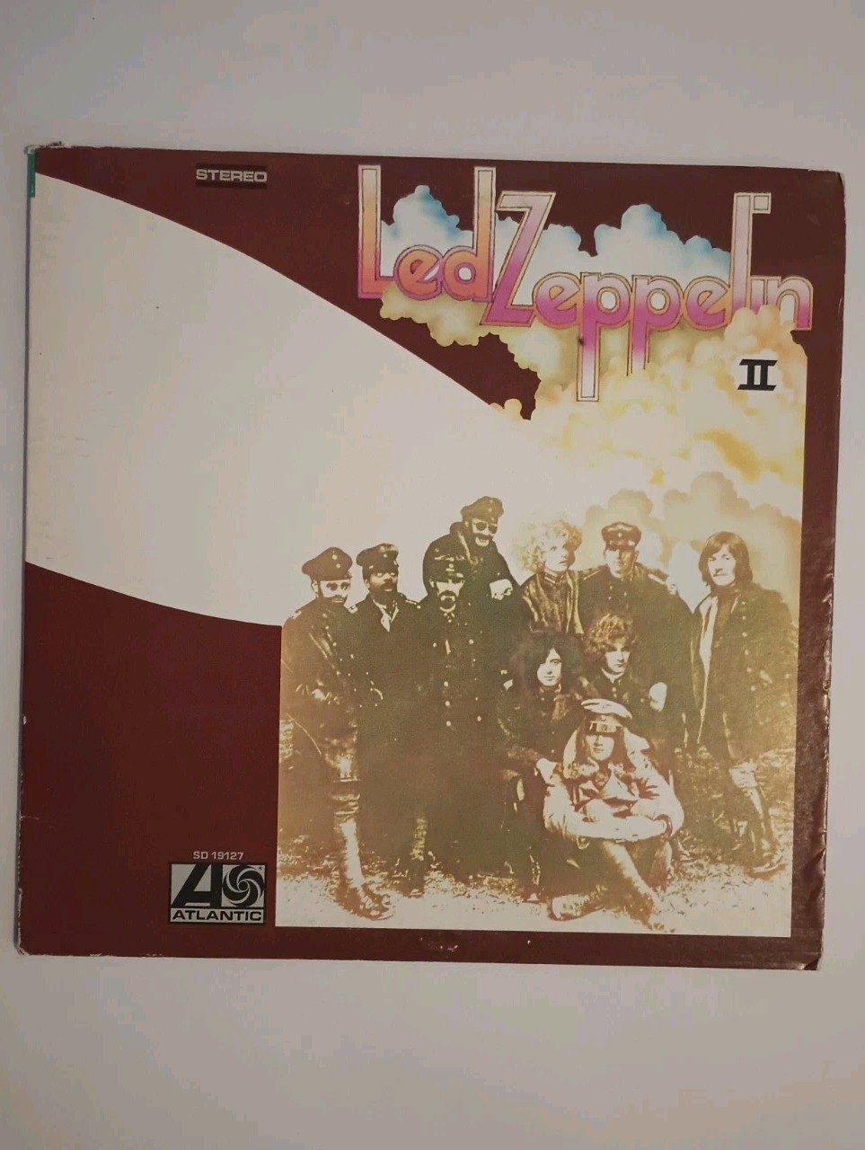 Vinyl/Record -- Led Zeppelin, Led Zeppelin II, 1969 Vintage Classic Rock (VG+) Vinyl/Record -- Led Zeppelin, Led Zeppelin II, 1969 Vintage Classic Rock (VG+)