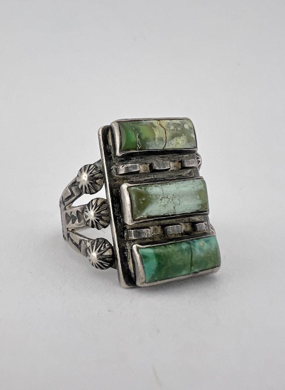 OLD Fred Harvey Era Navajo Sterling Silver 3 Turquoise Stamped Arrow Long Ring