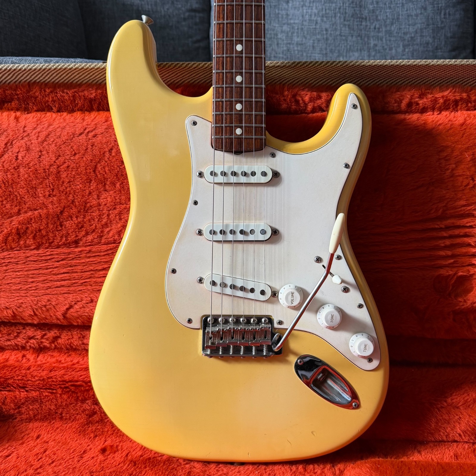 1987 Fender American Vintage '62 Stratocaster Olympic White (Early Corona Produc