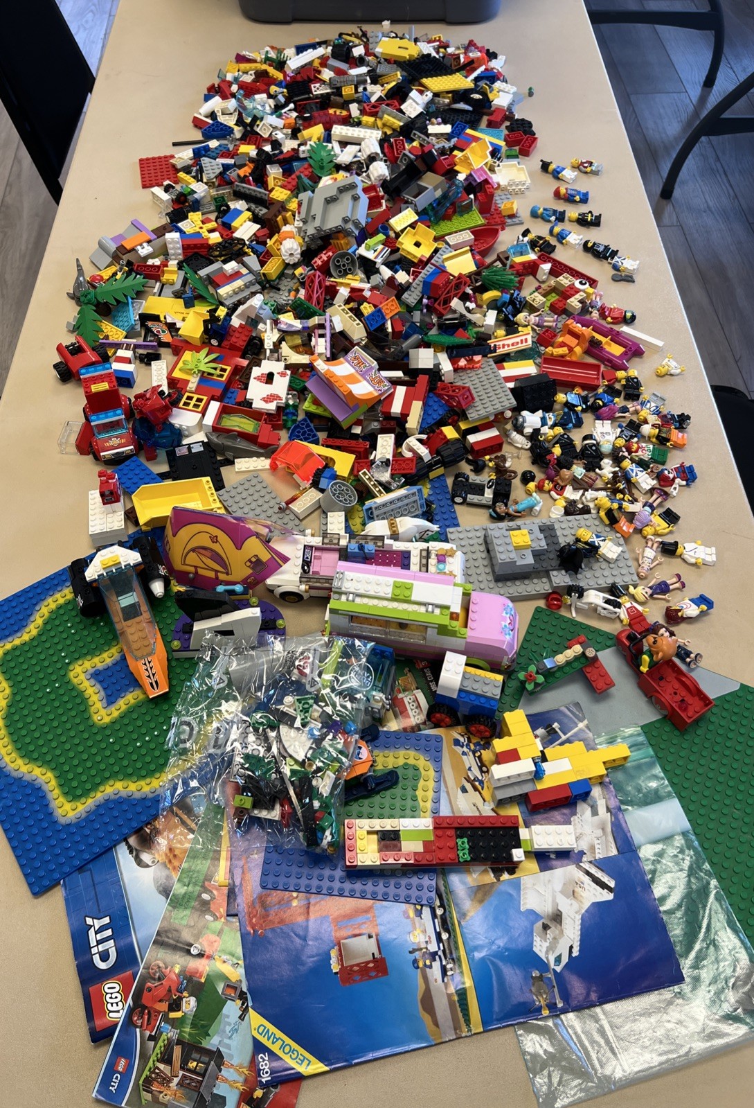 LEGO Huge mixed lot, Over 40 Mini Figures Animal Vintage And Modern LEGO Huge mixed lot, Over 40 Mini Figures Animal Vintage And Modern