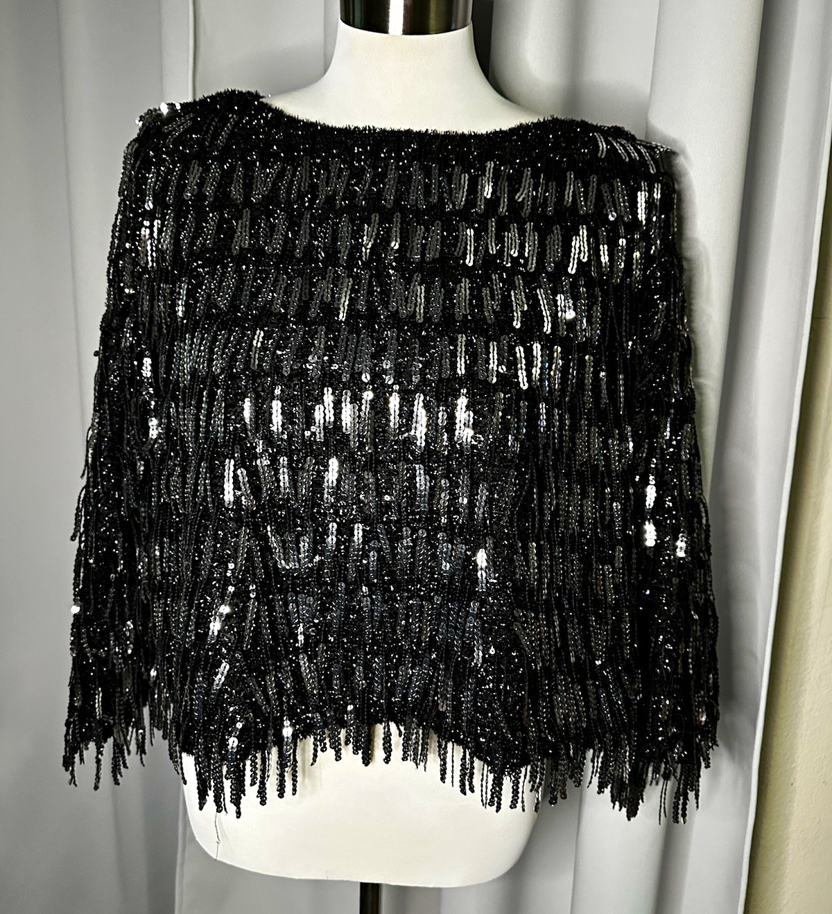 ZARA Women\'s Black/Silver Sequin Fringe Lined Round Neck 3/4ths Sleeve L ZARA Women\'s Black/Silver Sequin Fringe Lined Round Neck 3/4ths Sleeve L