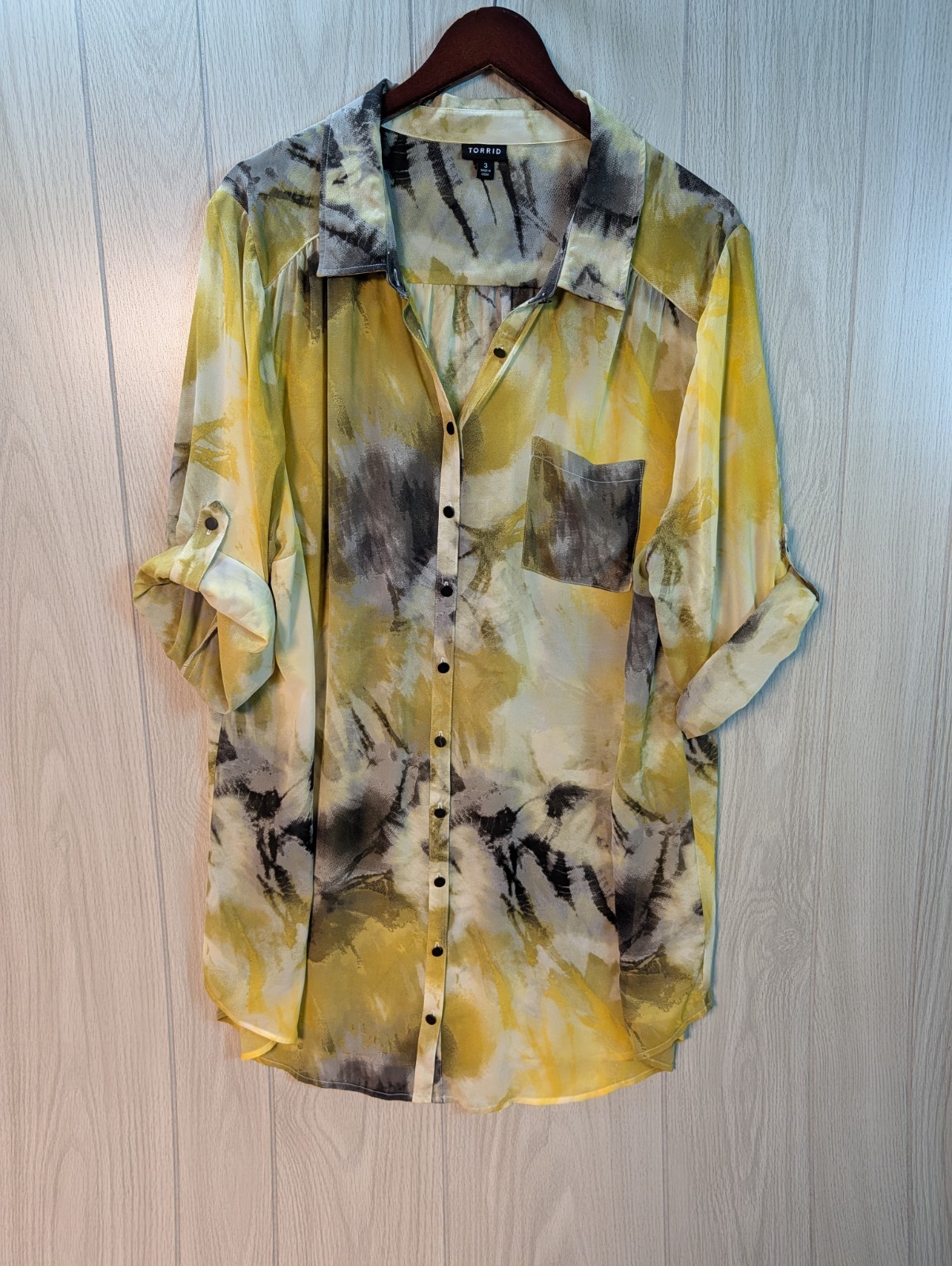 Torrid 3/4 Roll Tab Sleeve Sheer Button Down Women\'s Size 3 Blouse Yellow Black
