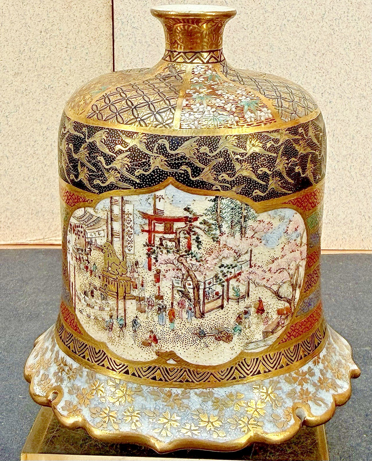 Important Japanese Meiji Satsuma Bell Shape Vase Kanzan Signed 