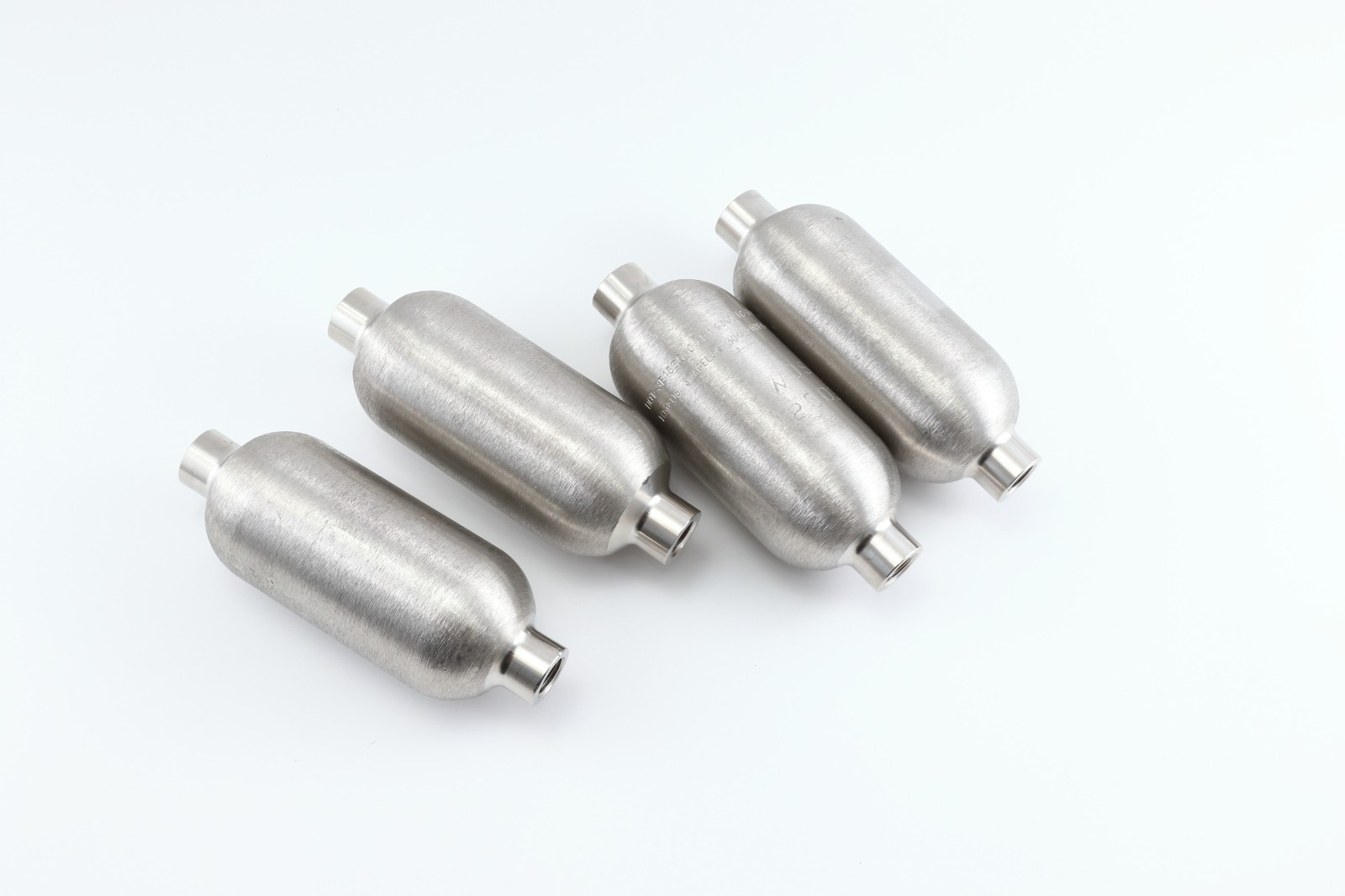 Sample cylinder 150CC, Swagelok 304L-HDF4-150, 1/4 NPT double ended. Sample cylinder 150CC, Swagelok 304L-HDF4-150, 1/4 NPT double ended.
