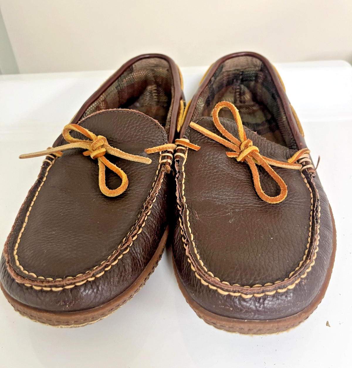 L.L. Bean Men\'s Handsewn Flannel Lined Brown Leather Moccasin Slippers Size 11 M L.L. Bean Men\'s Handsewn Flannel Lined Brown Leather Moccasin Slippers Size 11 M