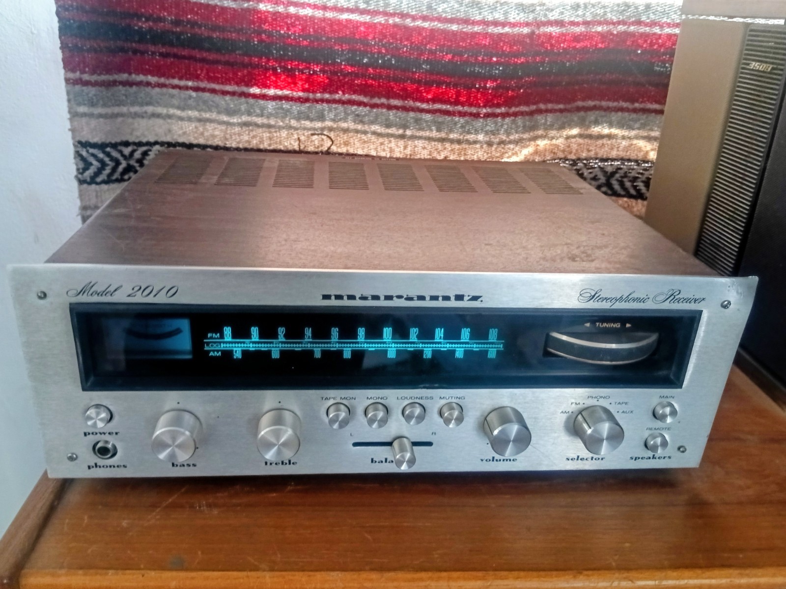 Vintage Marantz 2010 Stereophonic Receiver-Tested & Working WITH OWNERS MANUAL