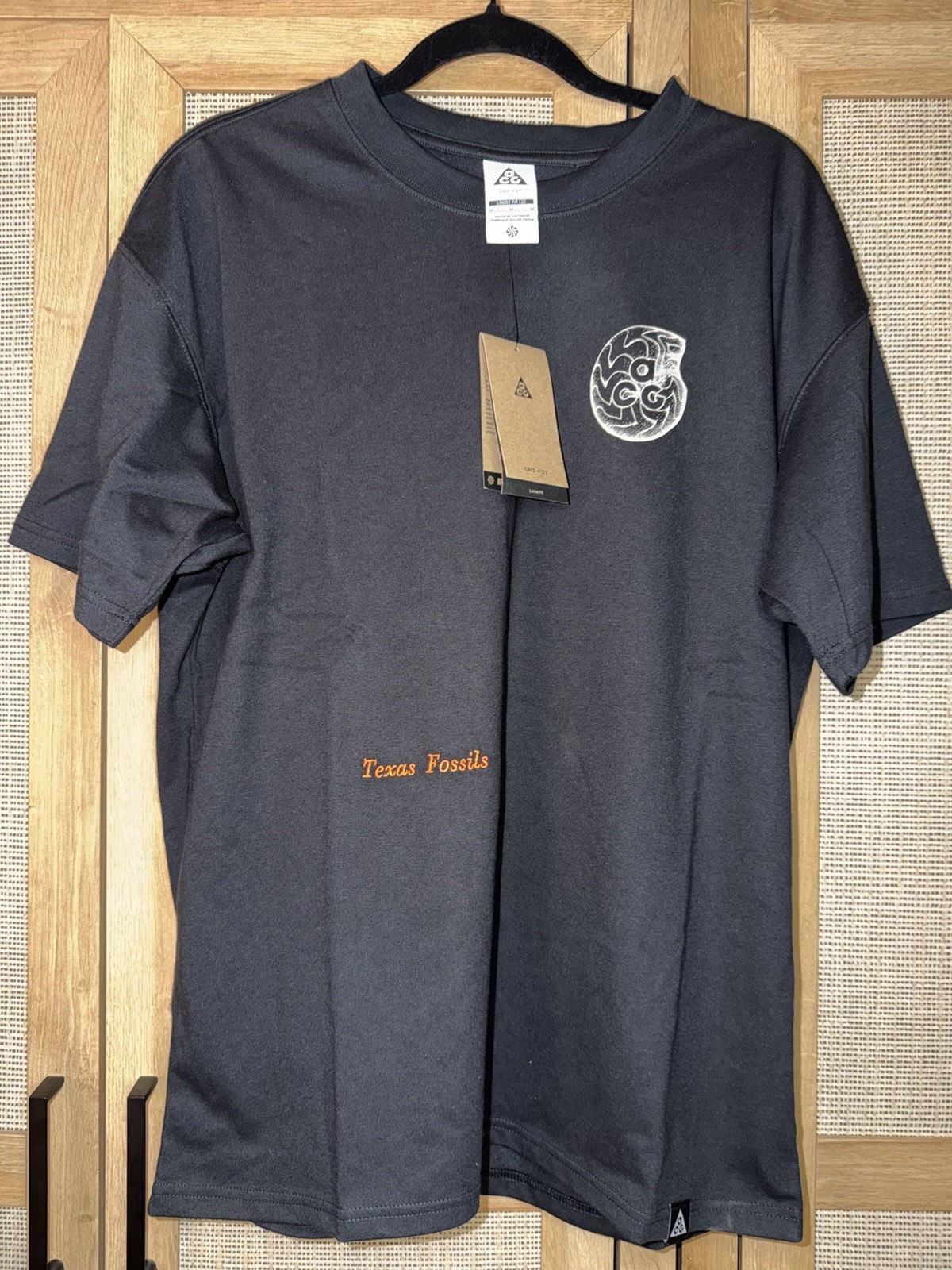 Nike ACG Texas Fossils Graphic T-Shirt Men\'s M Black Loose Fit NWT HV1296-010