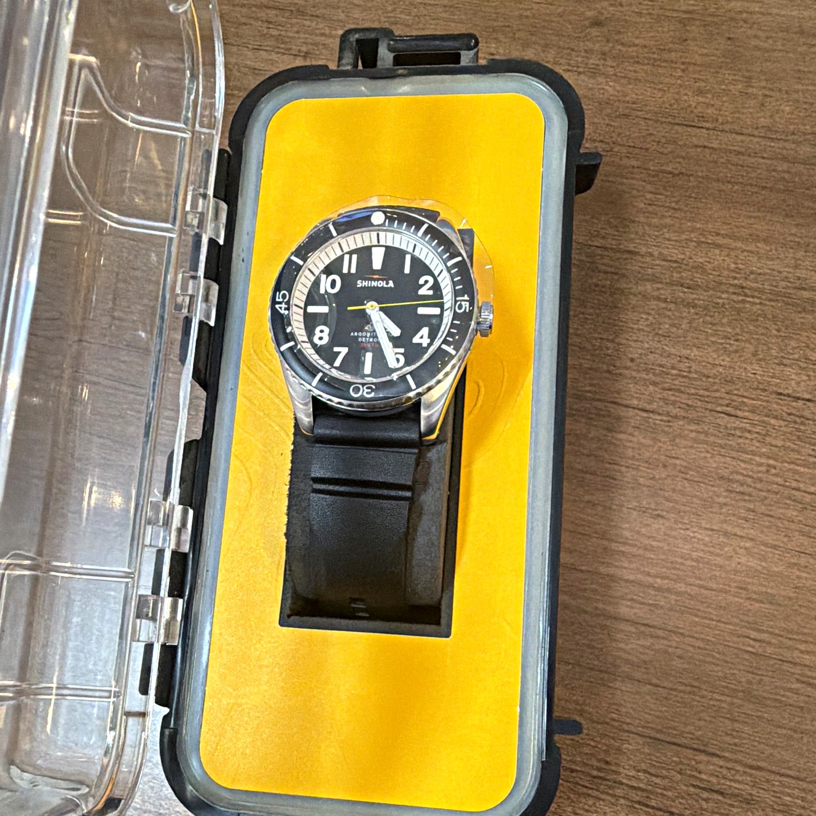 Shinola The Duck Diver Quartz Watch Black Dial Rotating Bezel Rubber Strap 42mm Shinola The Duck Diver Quartz Watch Black Dial Rotating Bezel Rubber Strap 42mm