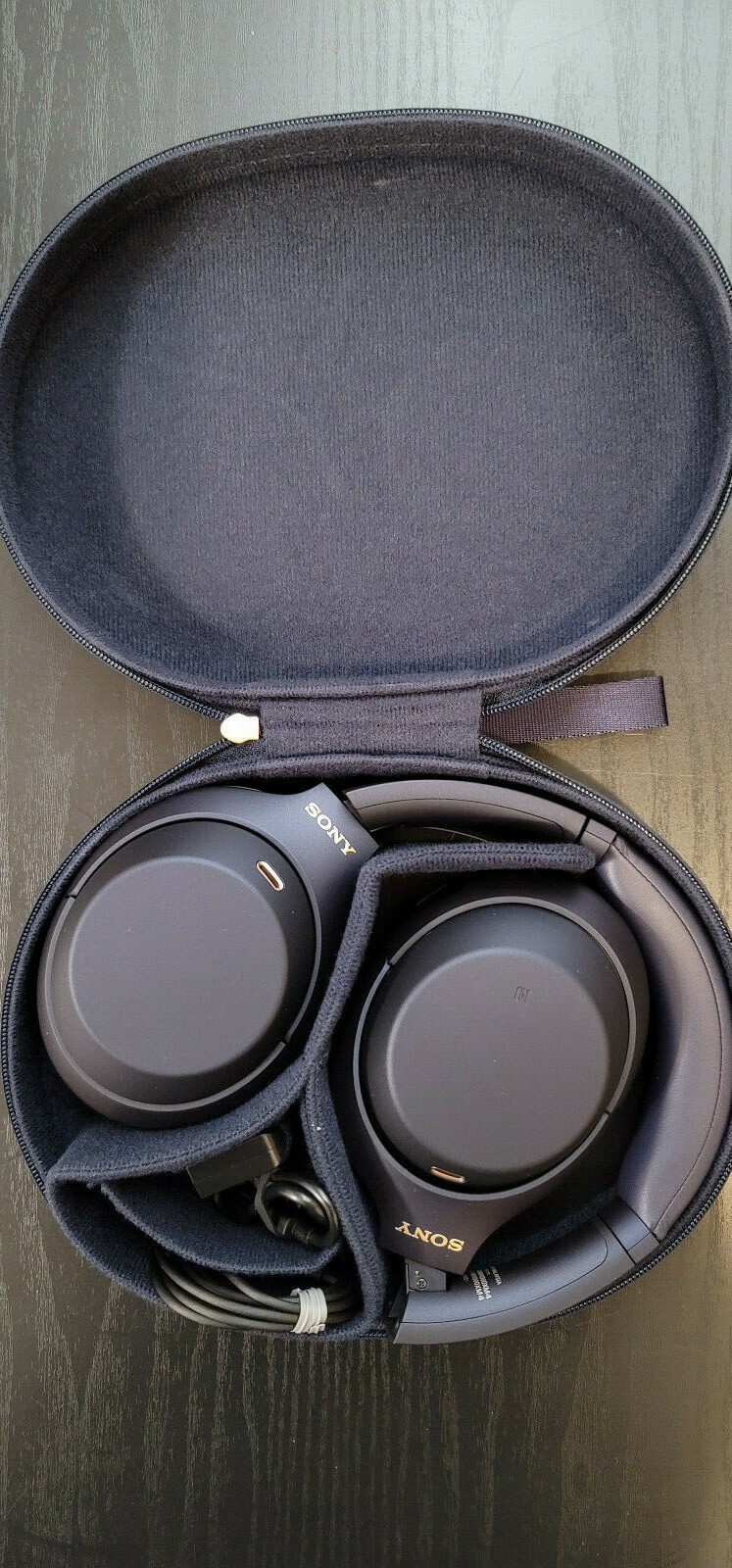 Sony WH-1000XM4 Wireless Noise-Cancelling Over-the-Ear Headphones Midnight Blue* Sony WH-1000XM4 Wireless Noise-Cancelling Over-the-Ear Headphones Midnight Blue*