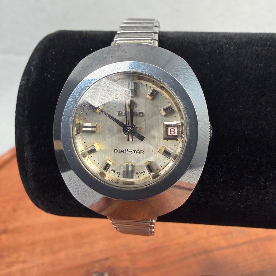 Vintage Rado DiaStar 1 Automatic Swiss Faceted Crystal Date Watch 1970s Vintage Rado DiaStar 1 Automatic Swiss Faceted Crystal Date Watch 1970s