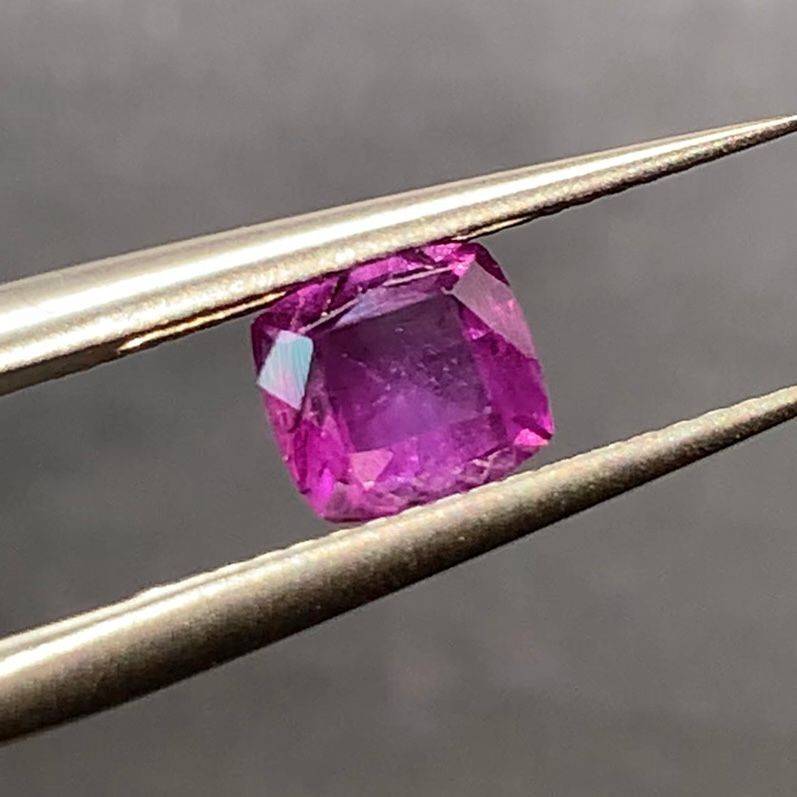 0.85Ct Natural Rare Purplish Pink Kashmir Sapphire