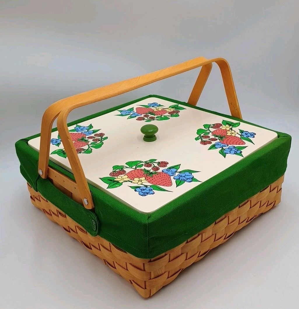 Vintage Strawberry & Berries Picnic Basket 14\