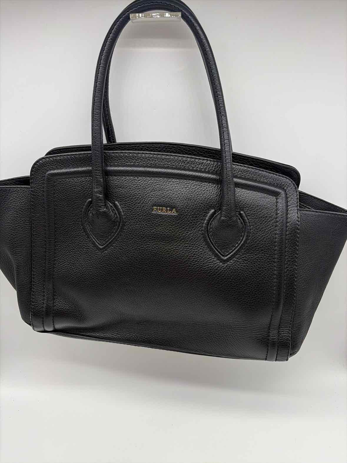 Pre-Owned Furla Black Leather Shoulder Bag Shoulder Bag Pre-Owned Furla Black Leather Shoulder Bag Shoulder Bag