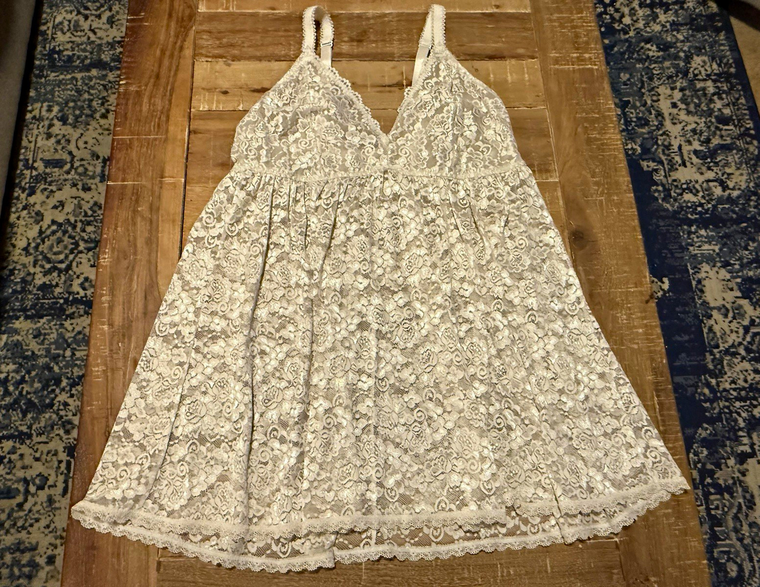 Torrid Curve Women\'s White Floral Lace Camisole Plus Size 2 Adjustable Straps Torrid Curve Women\'s White Floral Lace Camisole Plus Size 2 Adjustable Straps