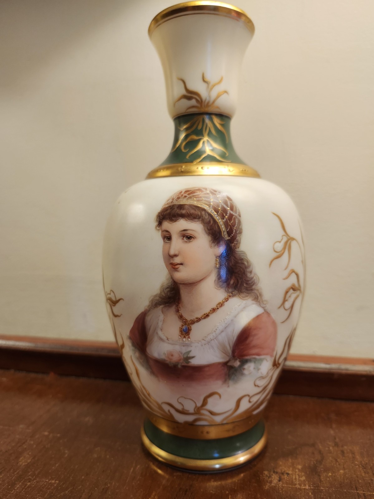 Antique Royal Vienna Style Portrait Vase Hand Painted Porcelain Gold Gilt 19thC Antique Royal Vienna Style Portrait Vase Hand Painted Porcelain Gold Gilt 19thC