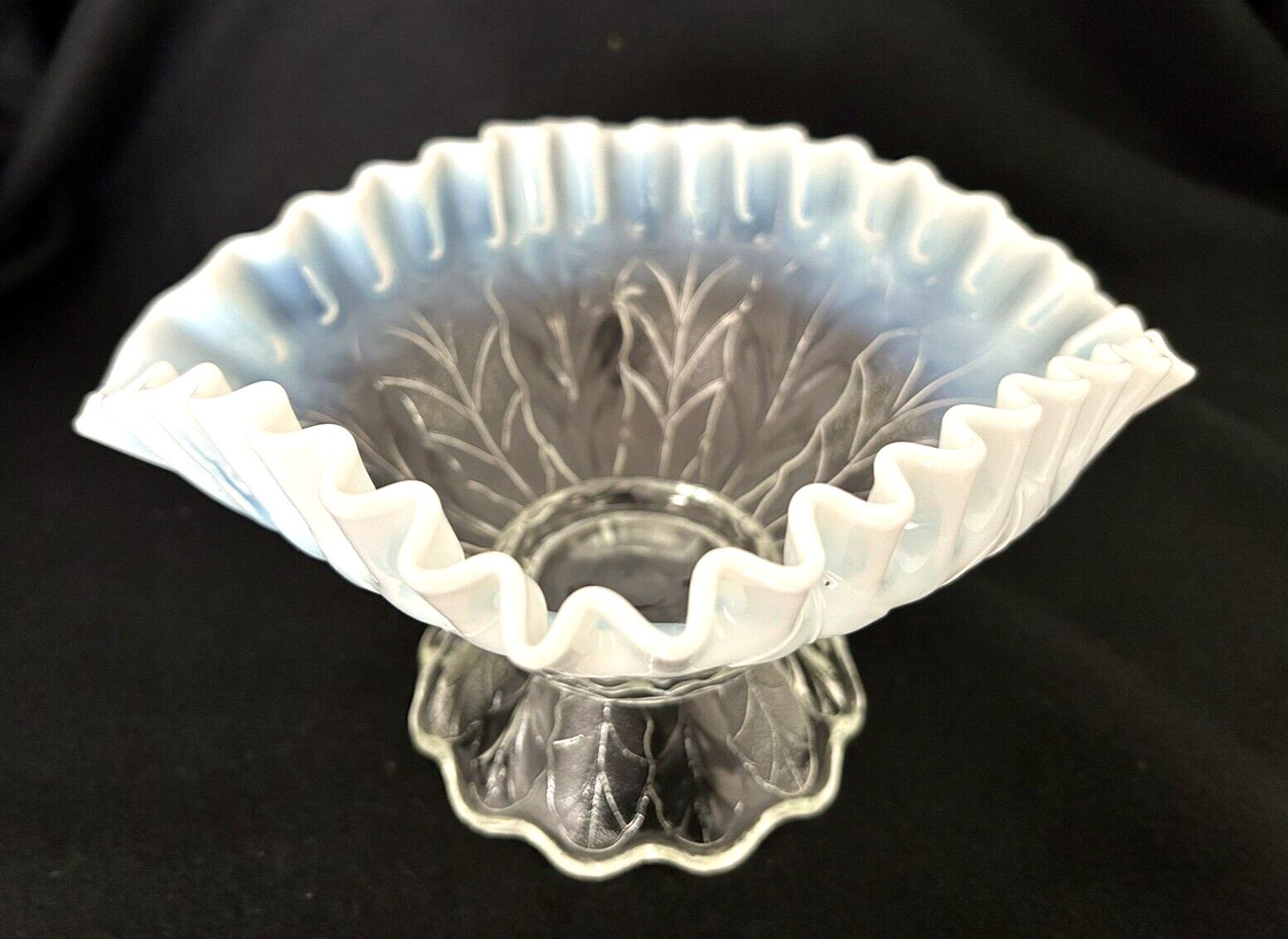 Beautiful vintage Northwood Opalescent Footed Bowl w/blue crimped edge - EXC Beautiful vintage Northwood Opalescent Footed Bowl w/blue crimped edge - EXC