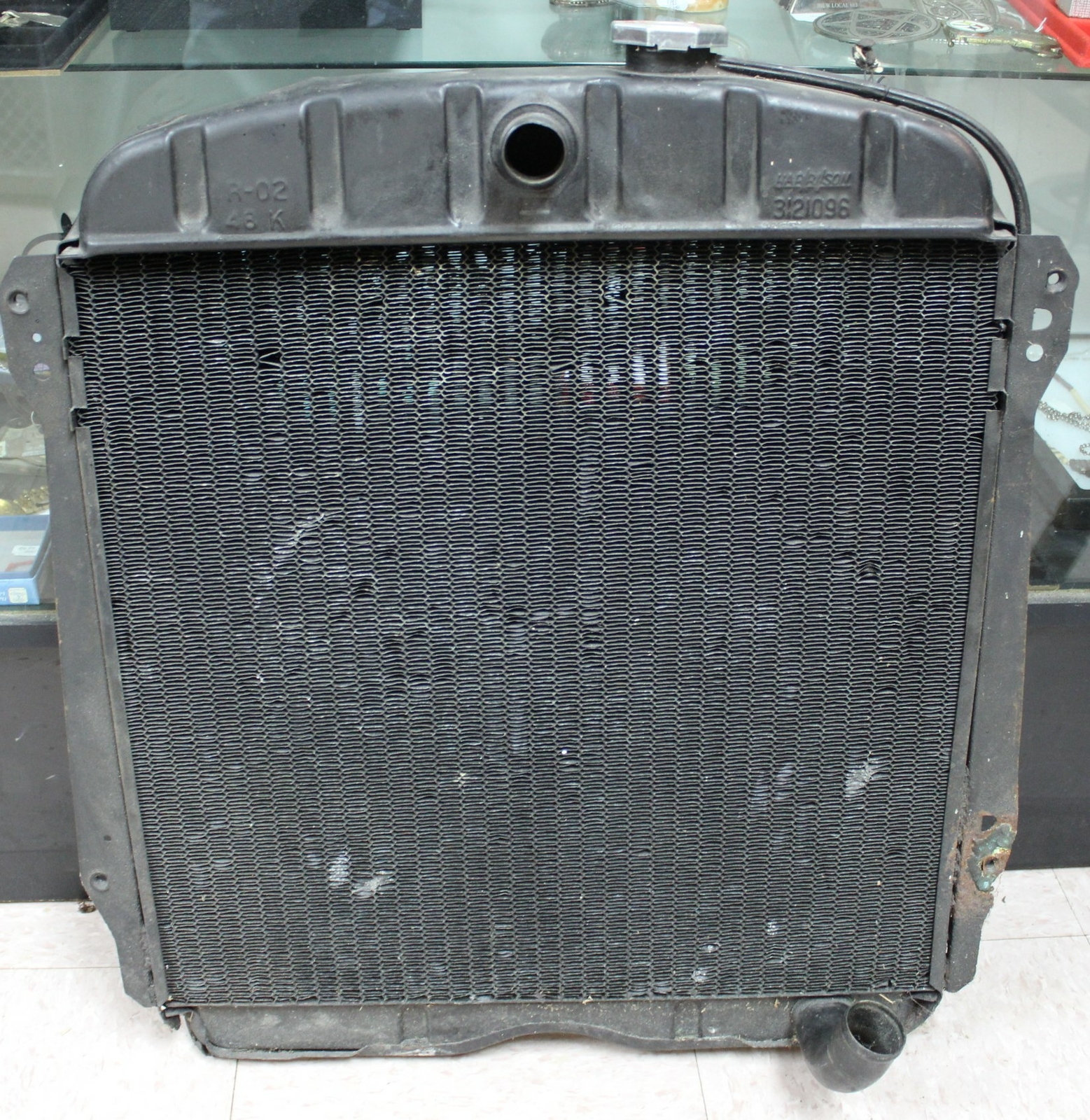 Used OEM GM Radiator 3121096 1937-1954 Chevrolet Car 6 & 8 Cyl (FB5) Used OEM GM Radiator 3121096 1937-1954 Chevrolet Car 6 & 8 Cyl (FB5)