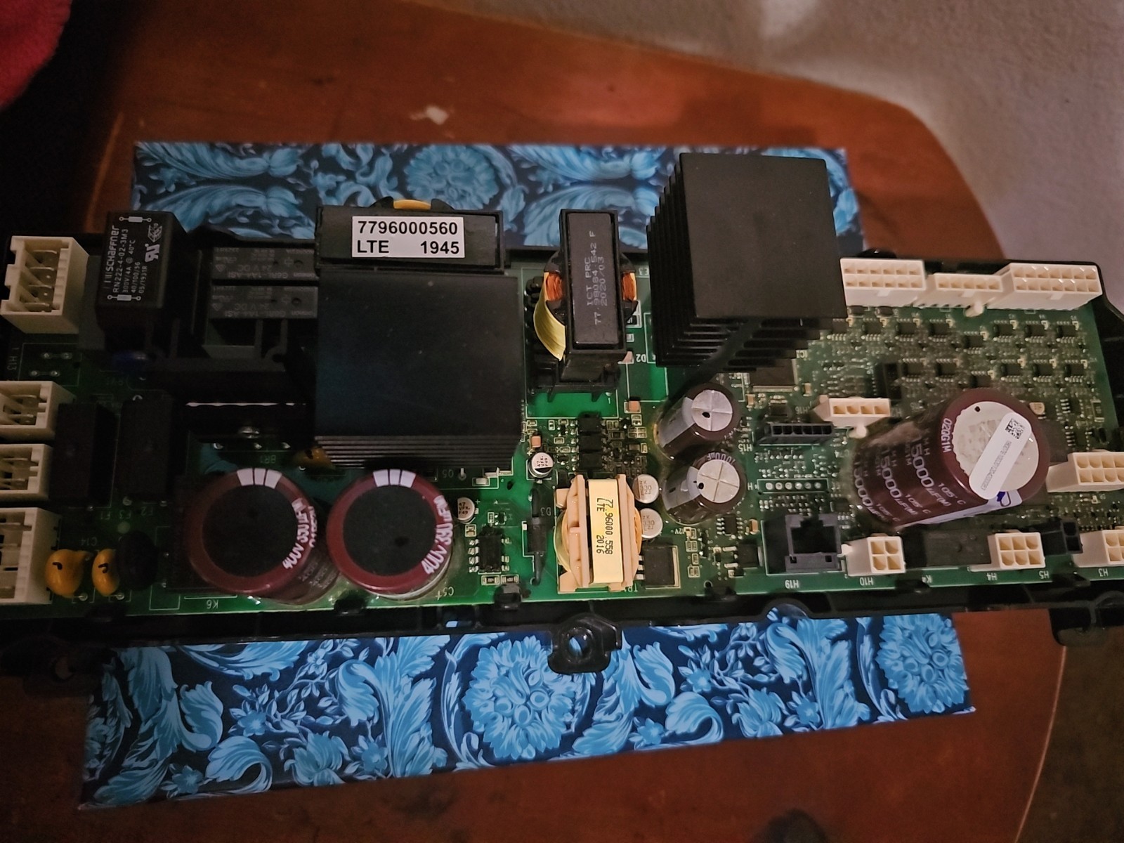 Speed Queen Commercial Washer Control Board 7718007610 F8494101Tested & Working Speed Queen Commercial Washer Control Board 7718007610 F8494101Tested & Working