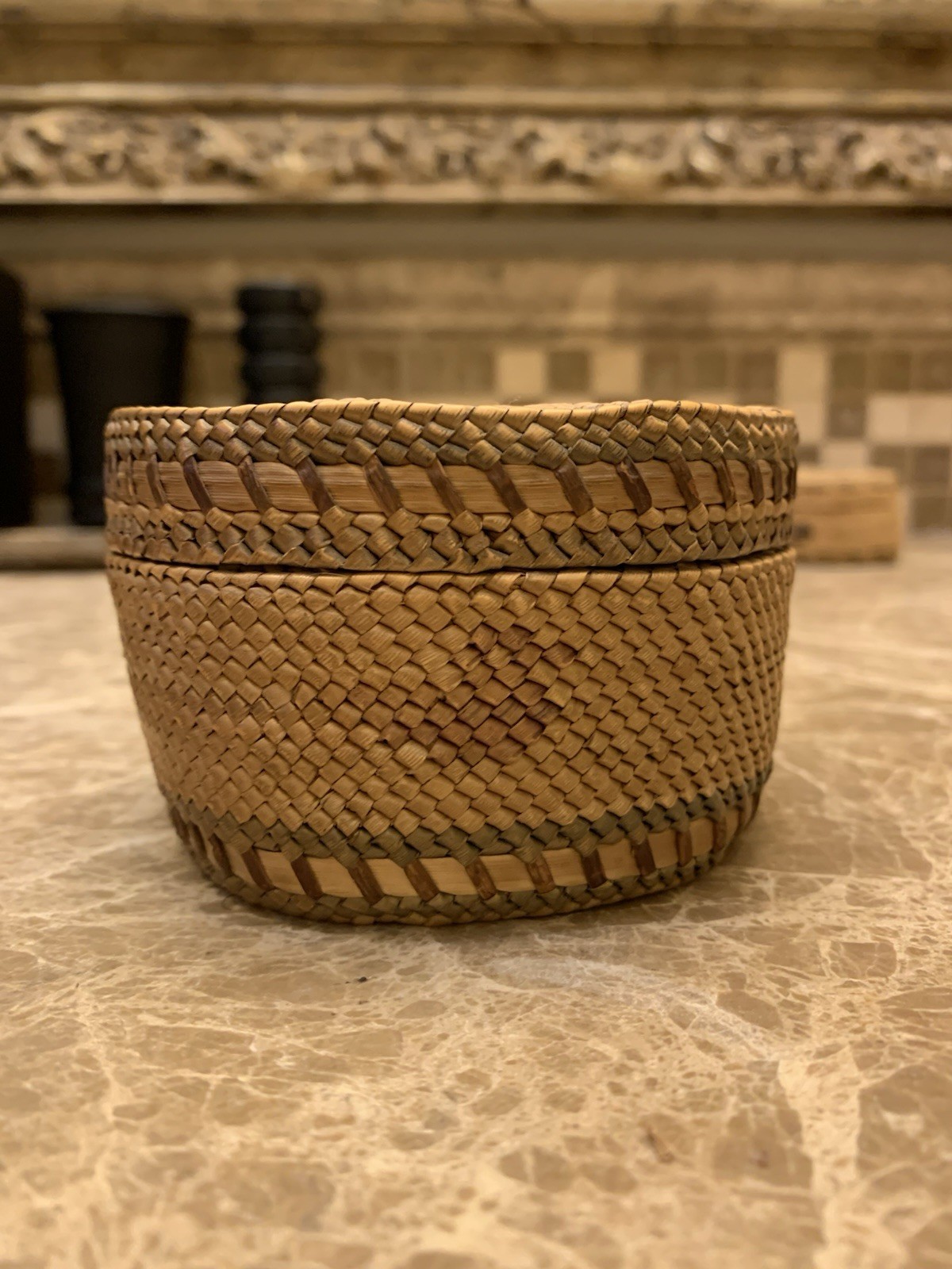 Makah / Nootka Antique Handwoven Basket w/ Lid Makah / Nootka Antique Handwoven Basket w/ Lid